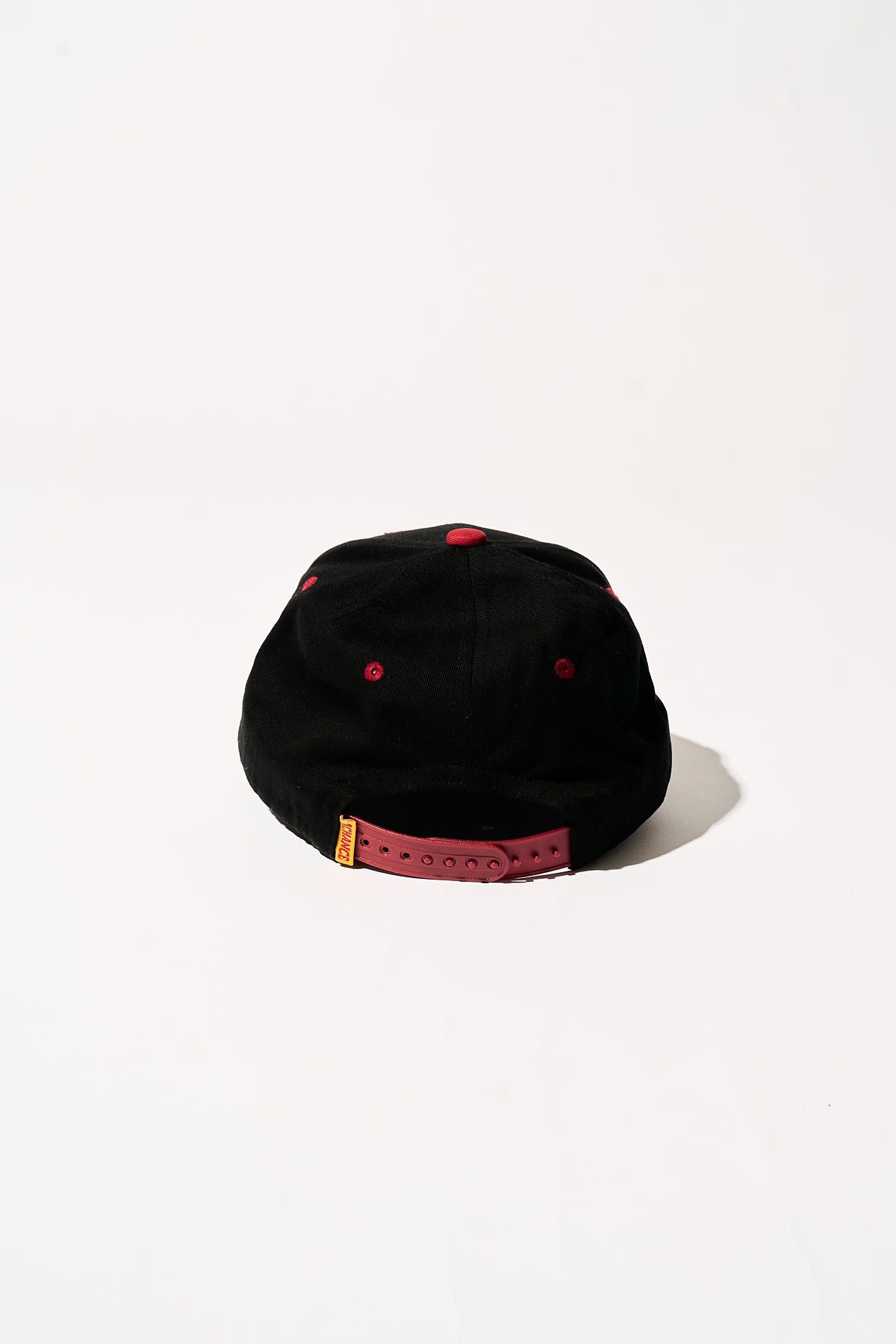 CAP [Black × Red]