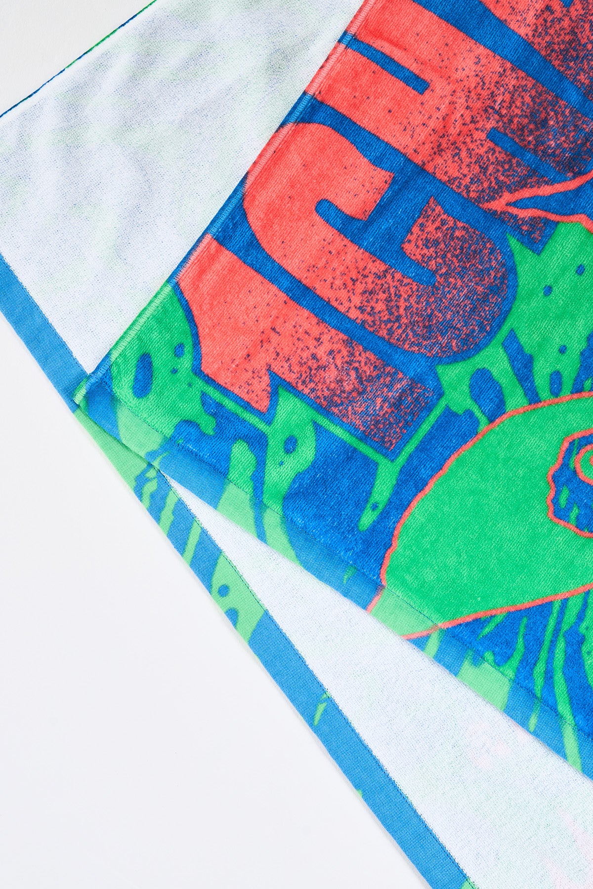 BATH TOWEL [BLUE × PINK LOGO]